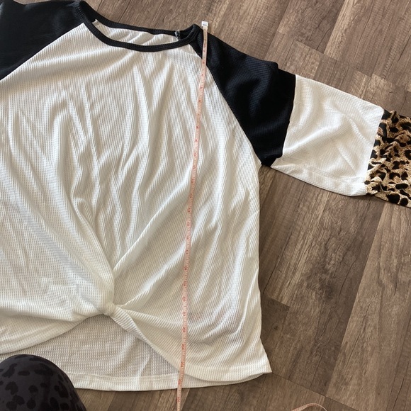 NEW Leopard Long Sleeve Waffle Knit - Picture 15 of 17